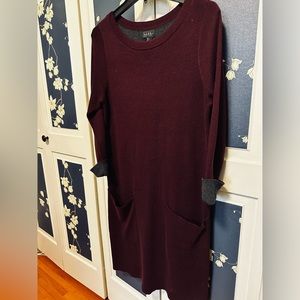 Nicole Miller burgundy & gray sweater dress. Size L.